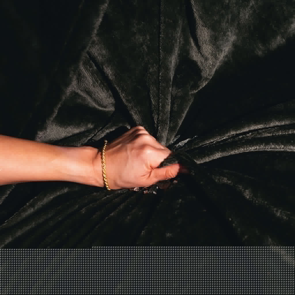 Furlush Waterproof Splash Blanket™ - Black on Black